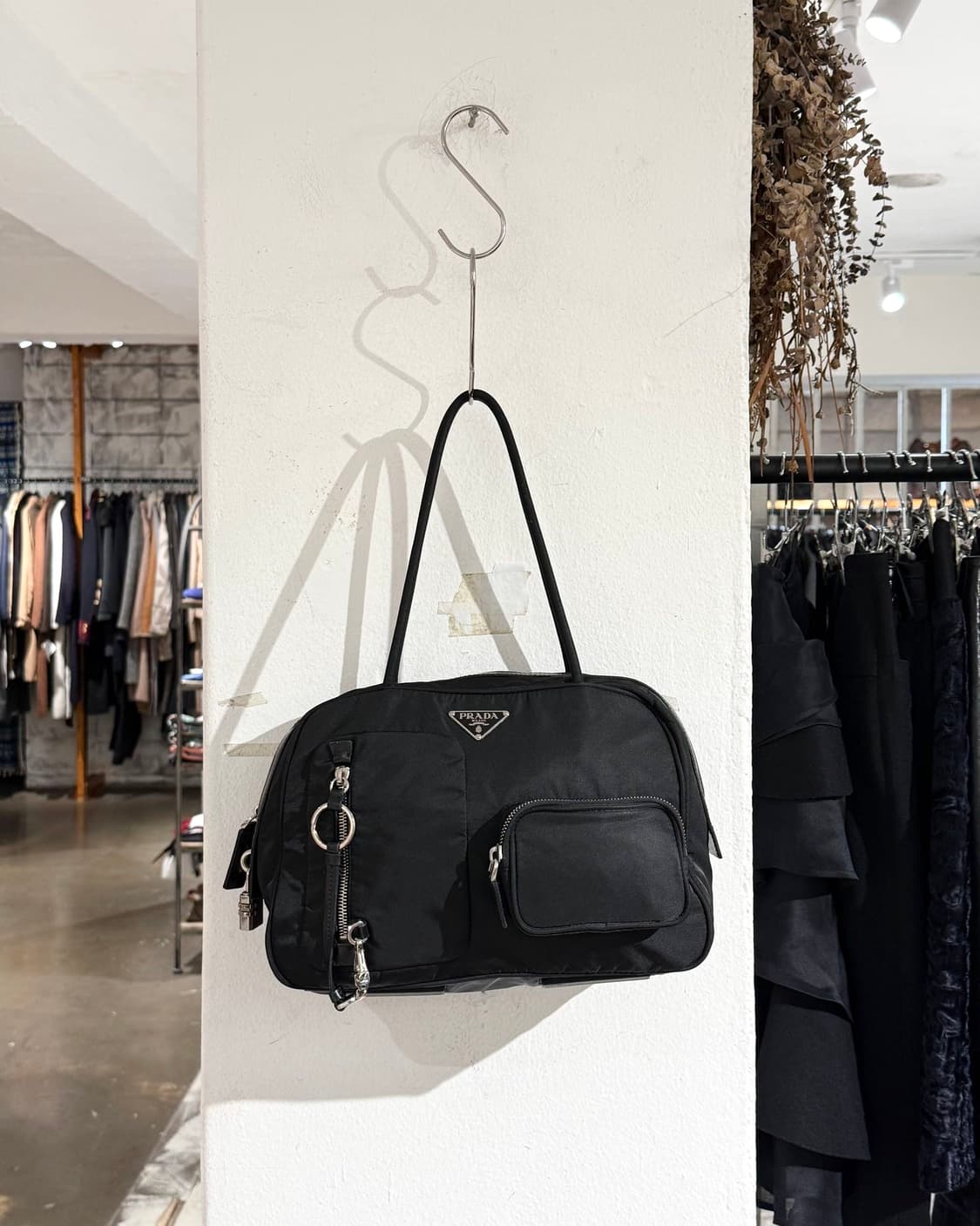 프라다 블랙 포코노 나일론 포켓 키링 숄더백 상품이미지2