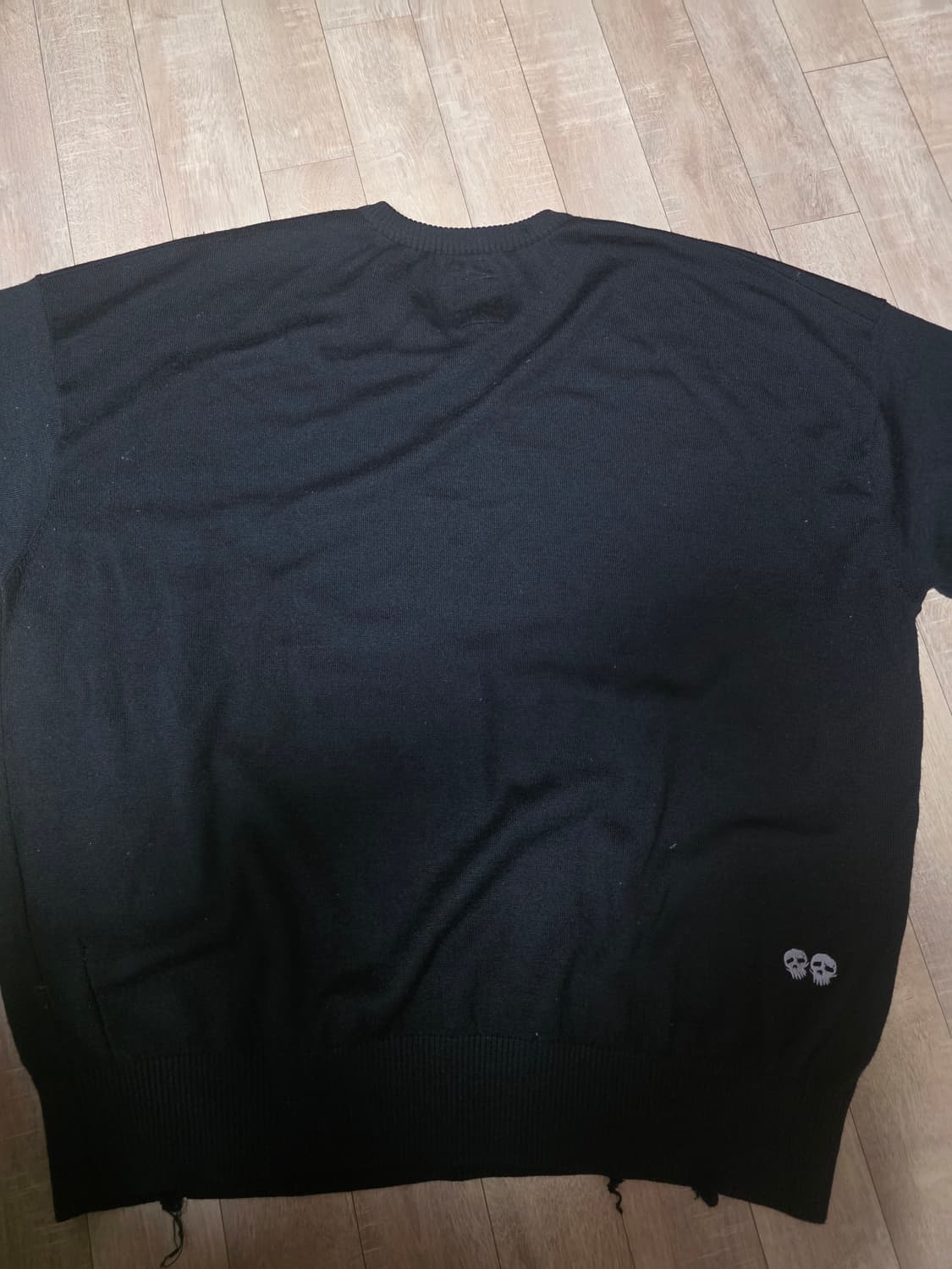 폴리테루 데미지드 브이넥 니트 블랙 4사이즈 상품이미지8