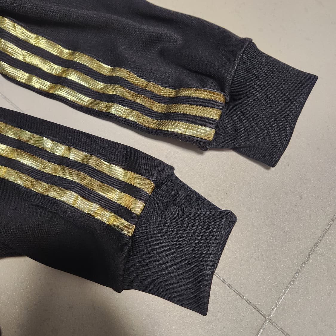 아디다스 금장 블랙/골드 트랙 수트 세트 상품이미지5