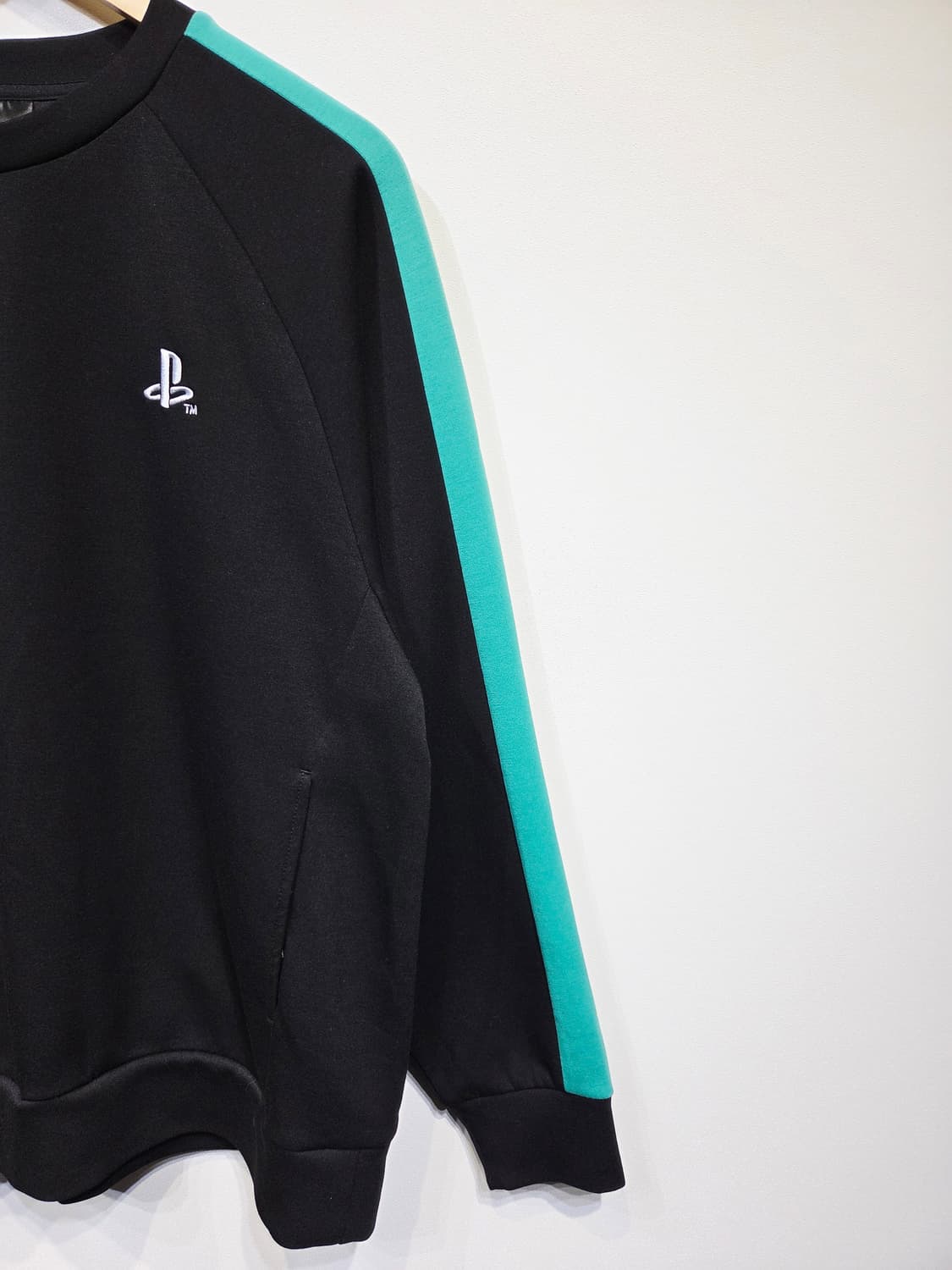 GU X 플레이스테이션 PS 블랙 컬러 스웻셔츠_S 상품이미지4