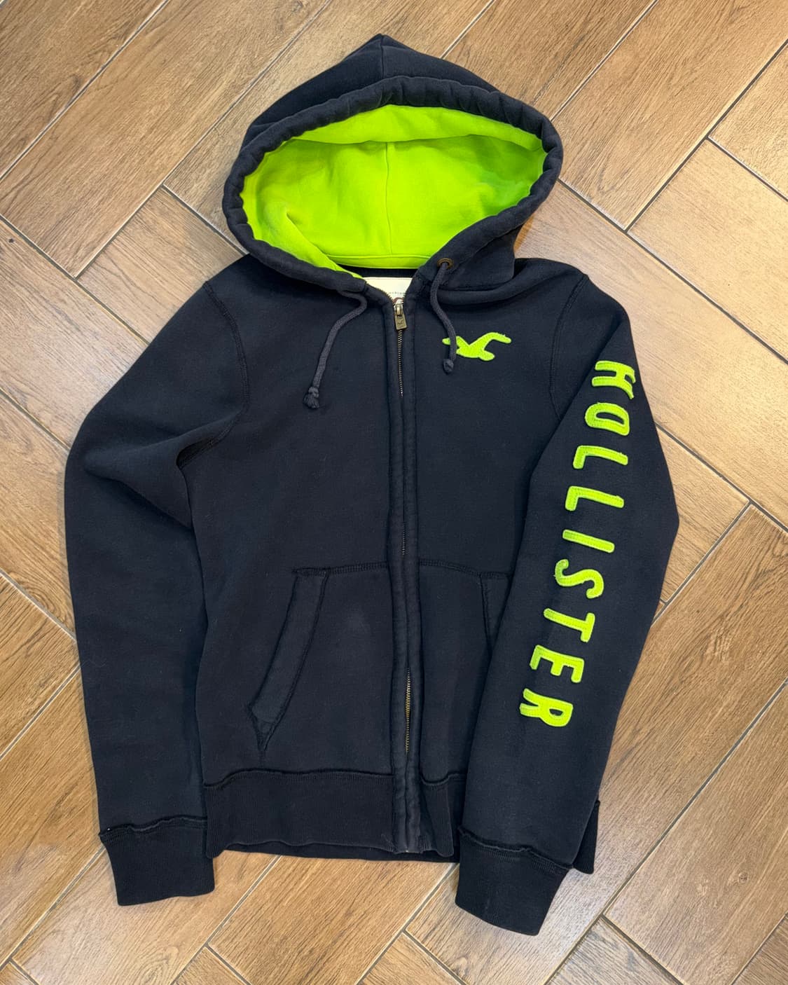 홀리스터 네온 라인 포인트 후드집업 상품이미지3