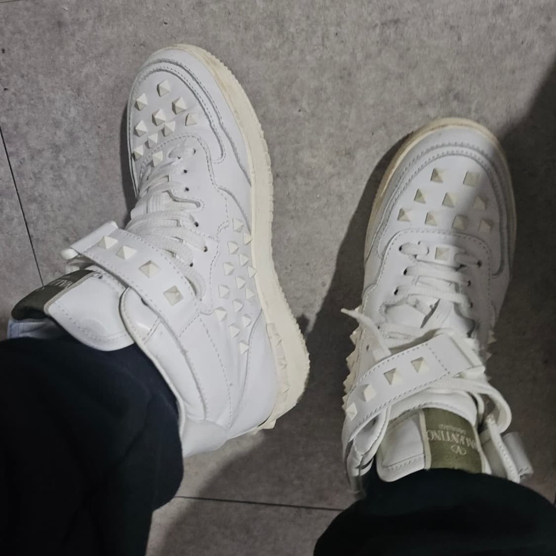 발렌티노 스터드 하이탑 스니커즈 245 상품이미지3