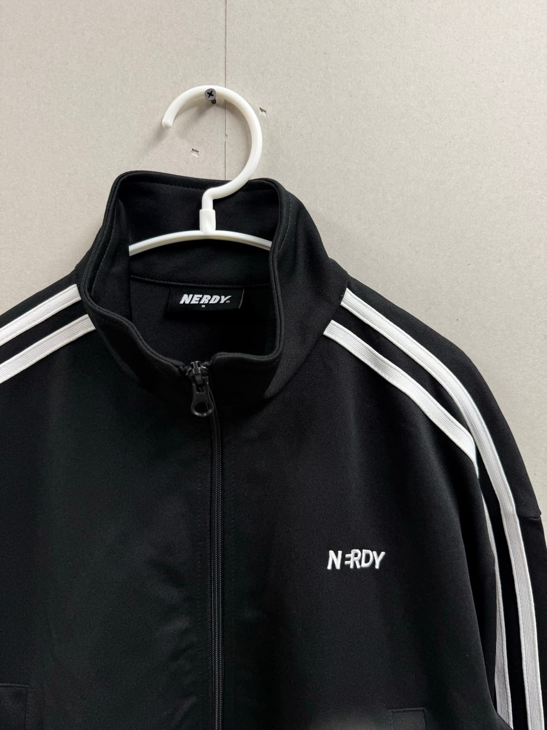 여성 S / 널디 크롭 져지 트랙탑 블랙 상품이미지3