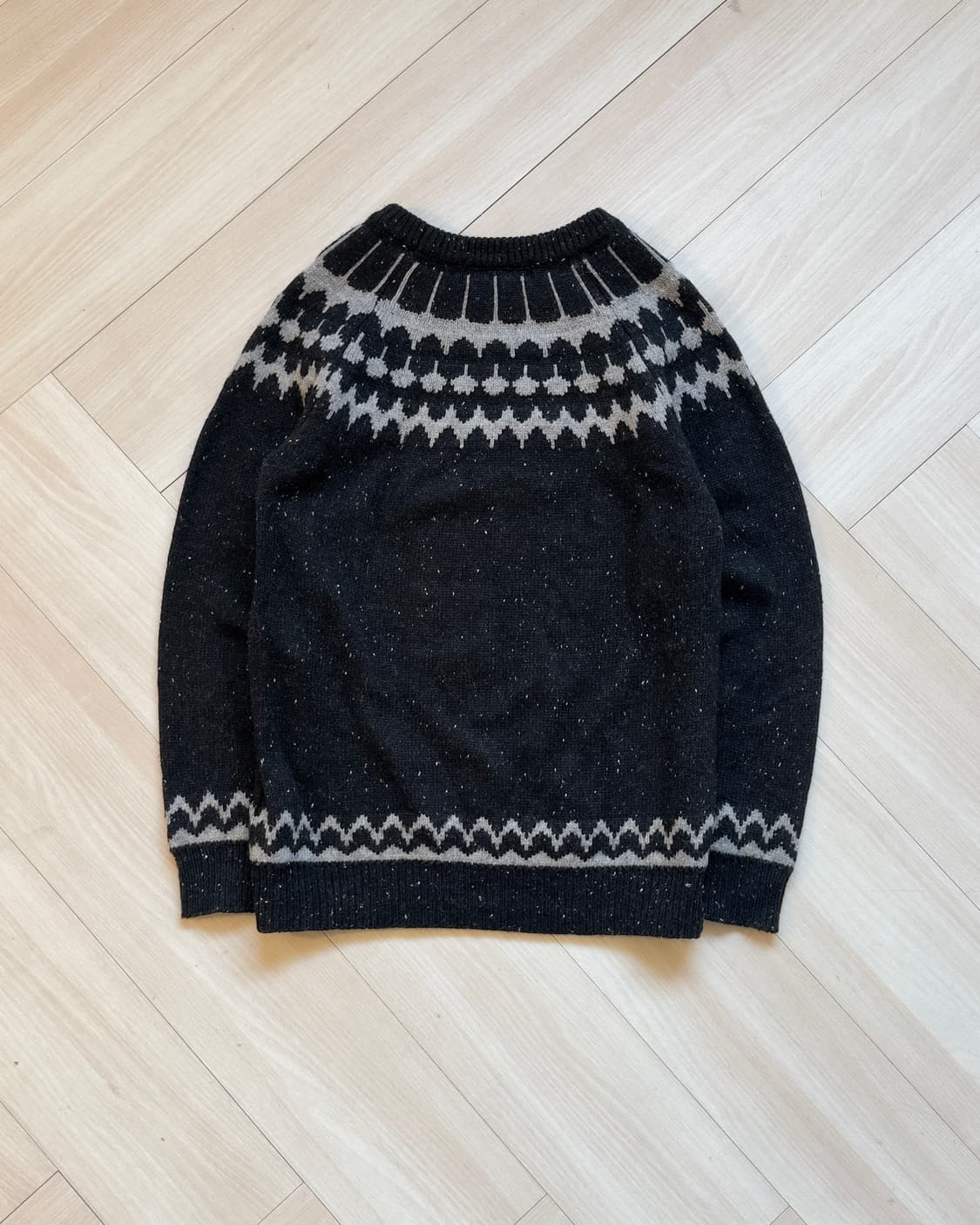 [SENSE OF PLACE] nordic yoke sweater 상품이미지4