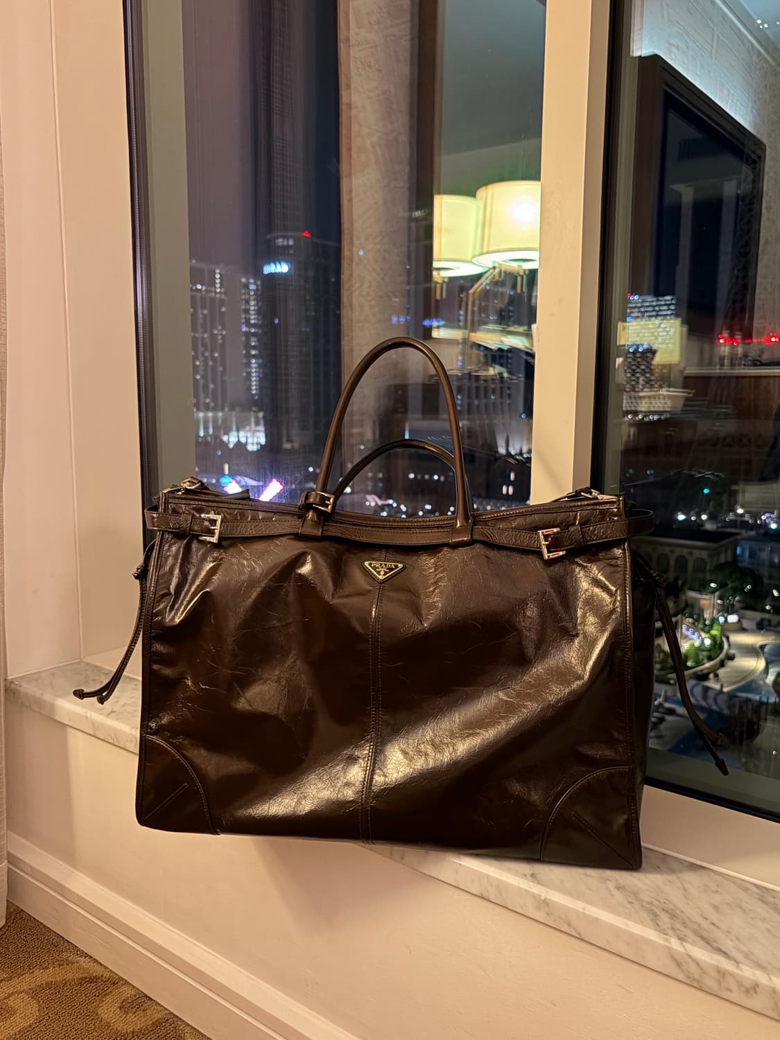 25FW 프라다 남성 가죽 토트백 다크브라운 2VG128 상품이미지1