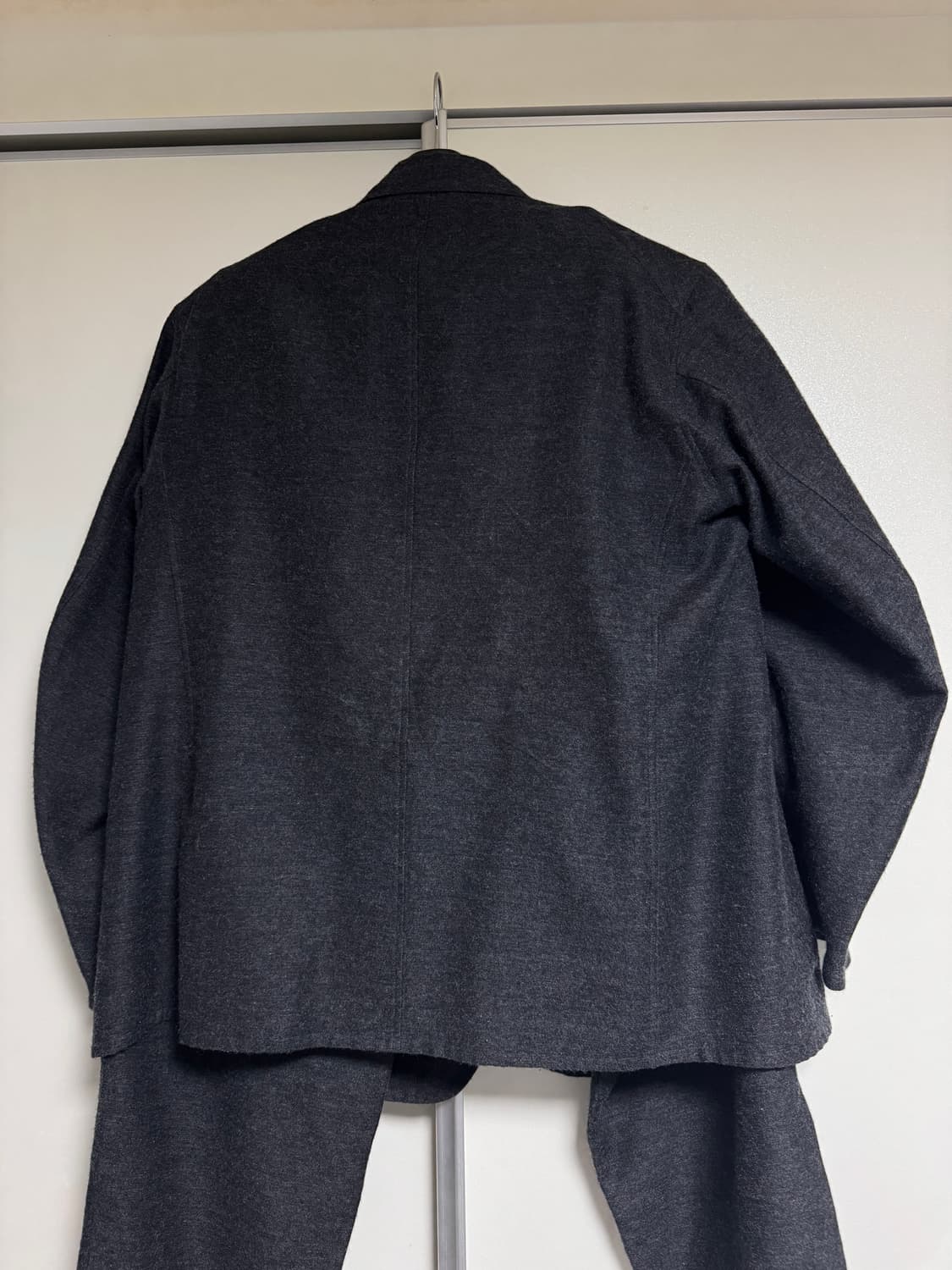 (2) 코모리 캐시미어 실크 셋업 차콜 23AW  상품이미지2