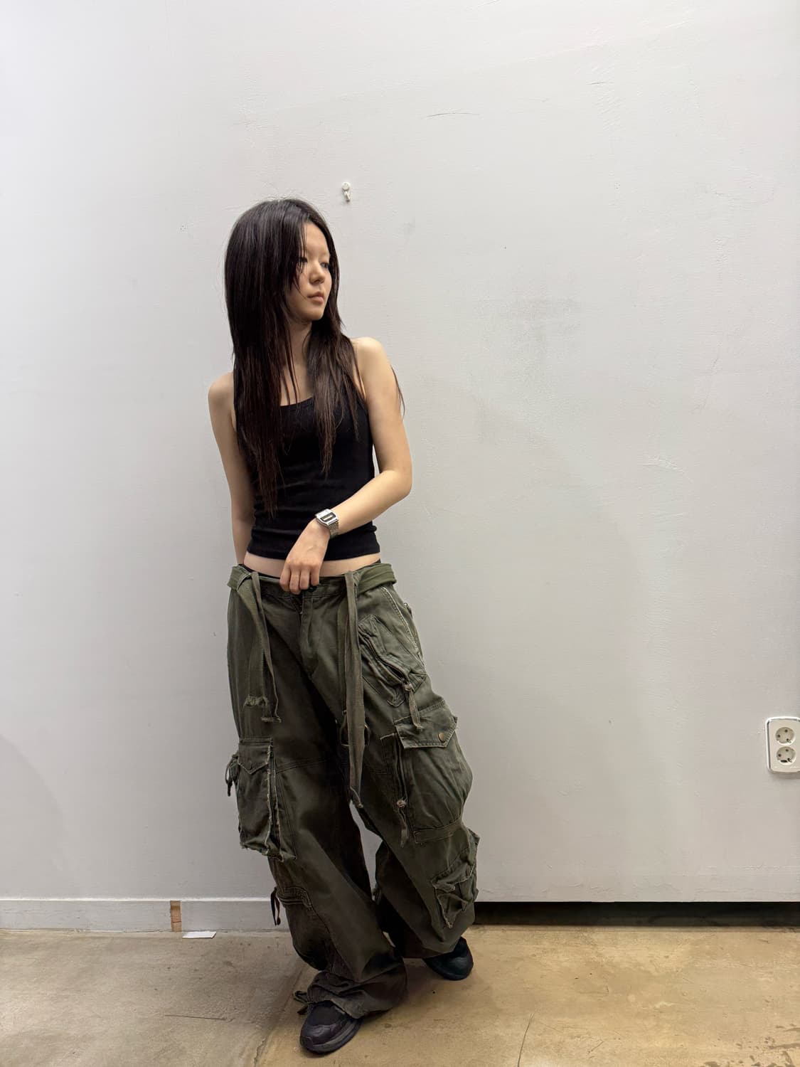 스트랩 디테일 멀티포켓 카고팬츠 상품이미지9