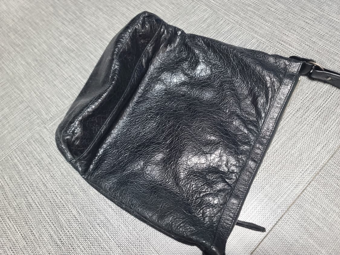 발렌시아가 모터백 크로스백 클래식데이백 메신저백 남성모터백 커리어백 상품이미지8