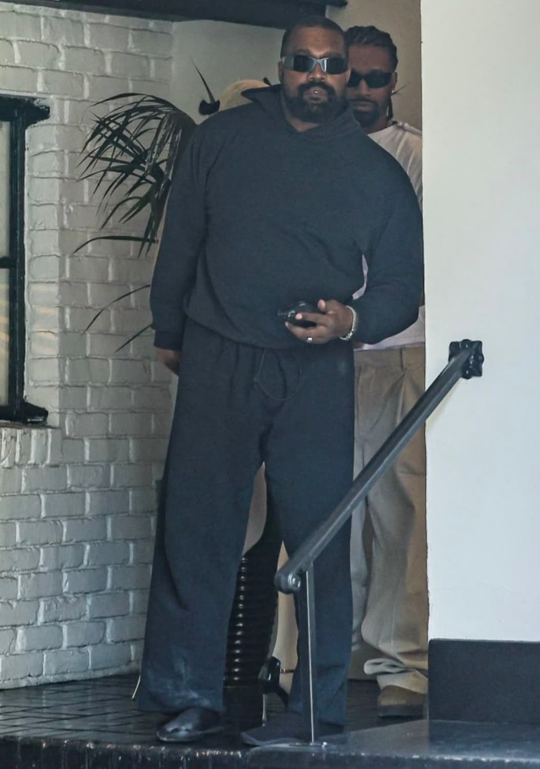 Yeezy 후드 상품이미지1