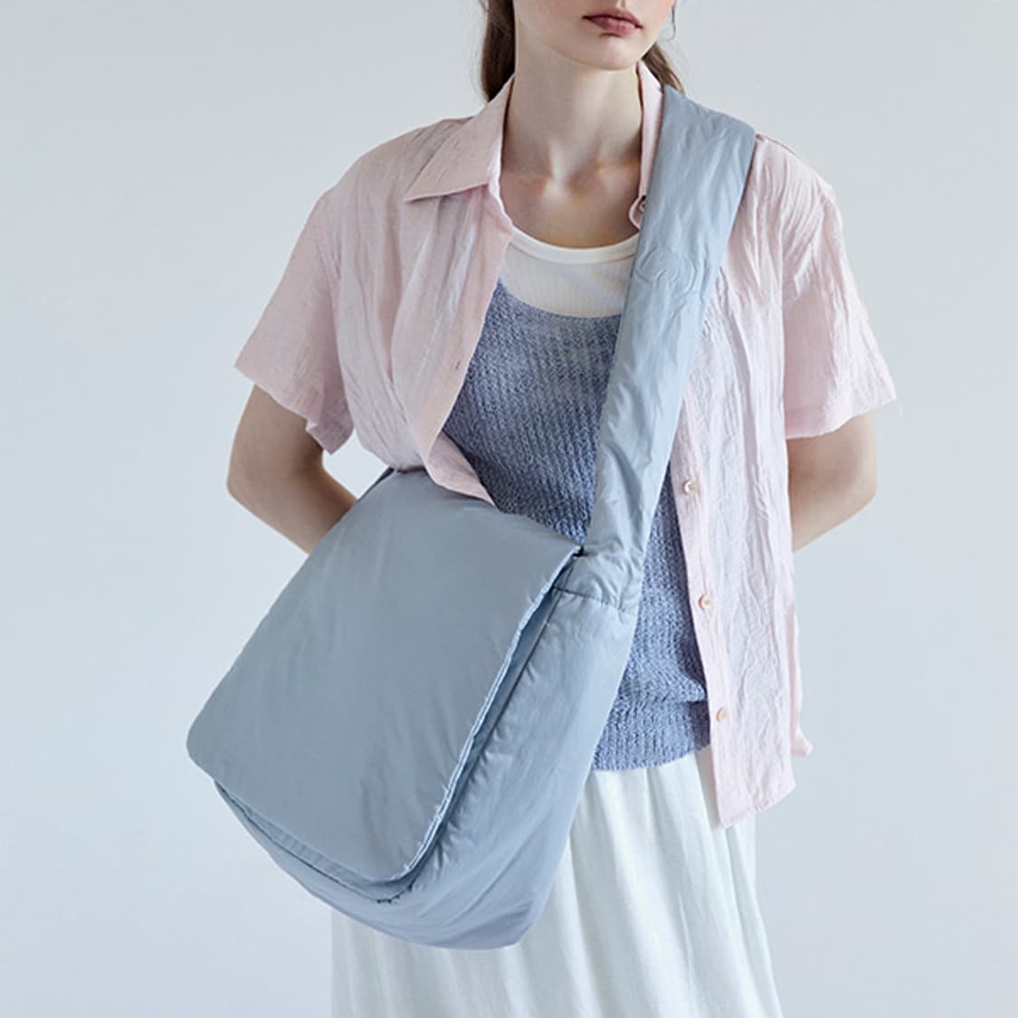 페블 메신저백 워터 상품이미지4