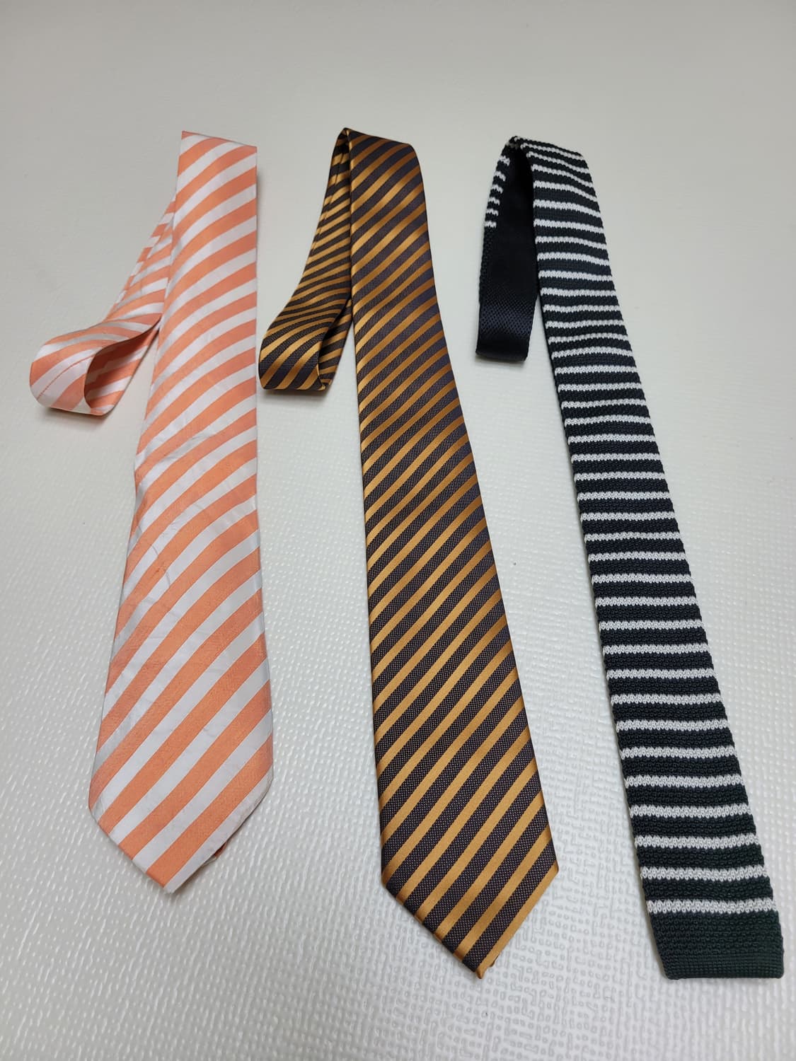 넥타이 3종 (스트라이프패턴 오렌지, 골드, 블랙) 상품이미지2