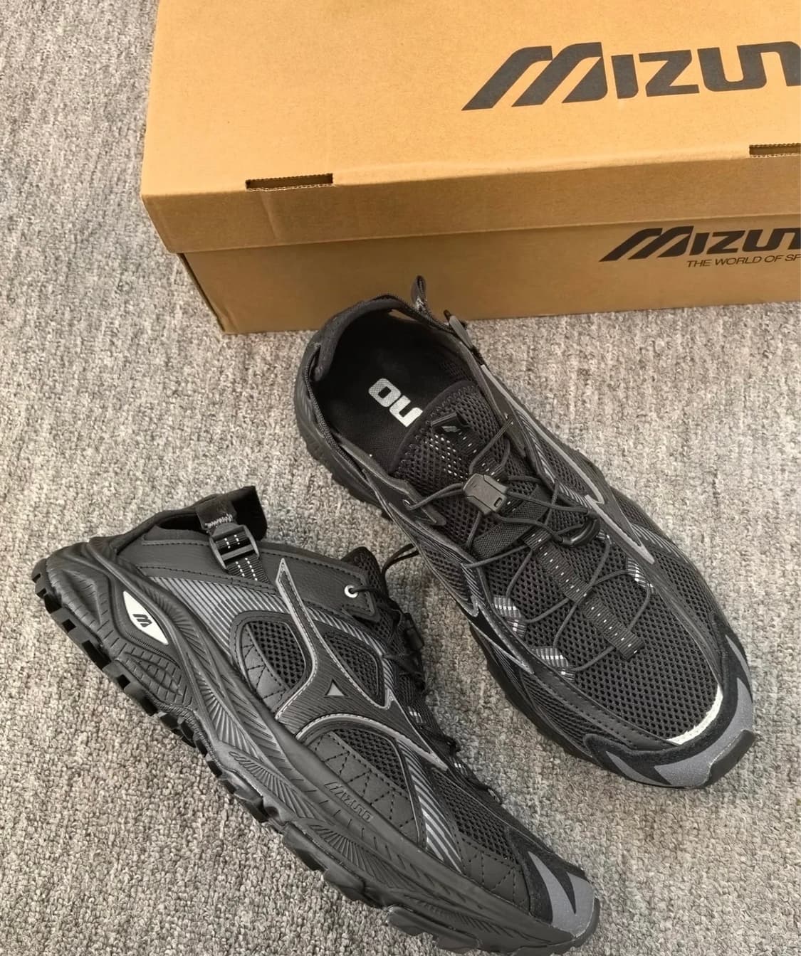 미즈노 운동화 샌들 레이서 트레일 SE 블랙 상품이미지2