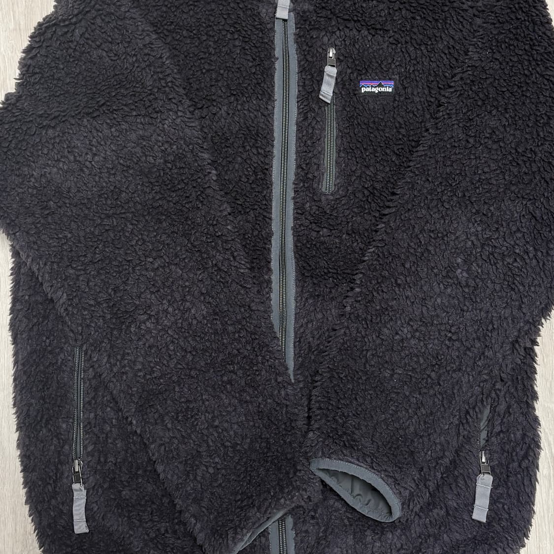 파타고니아 딥파일 가디건 플럼 상품이미지4