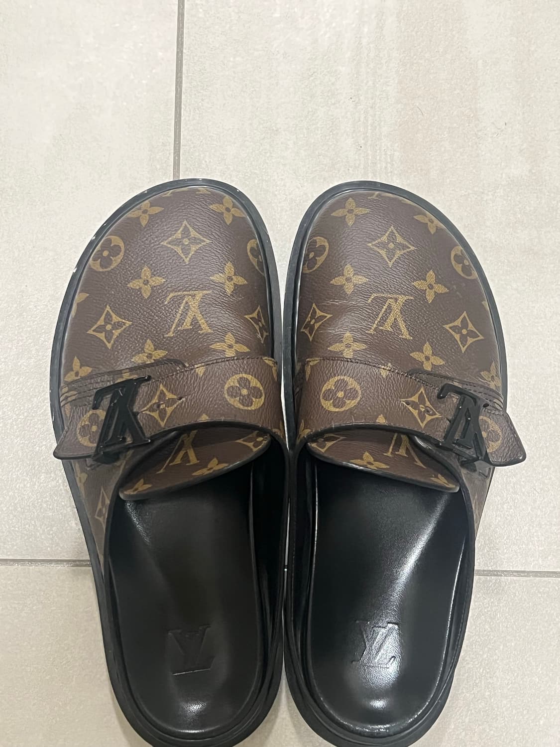 루이비통 뮬 슬리퍼 팝니다 상품이미지1