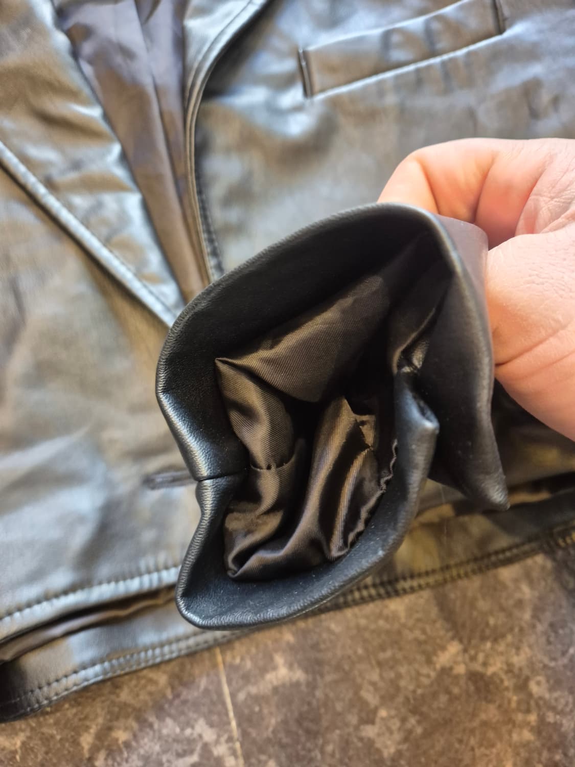 자라 블랙 크롭 레더 자켓 M사이즈입니다 상품이미지8