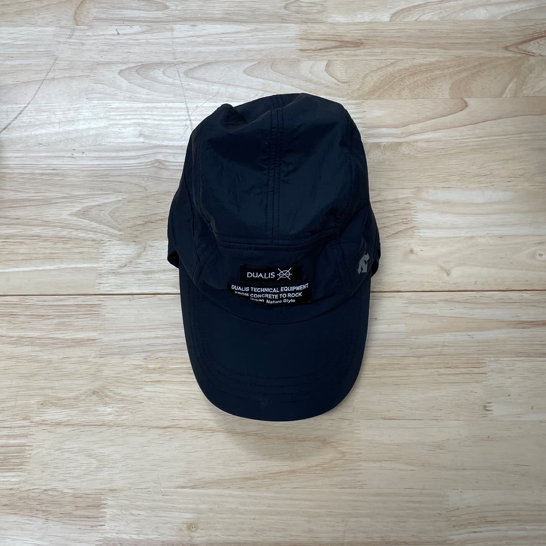 데상트 듀얼리스 블랙 볼캡 F 상품이미지1