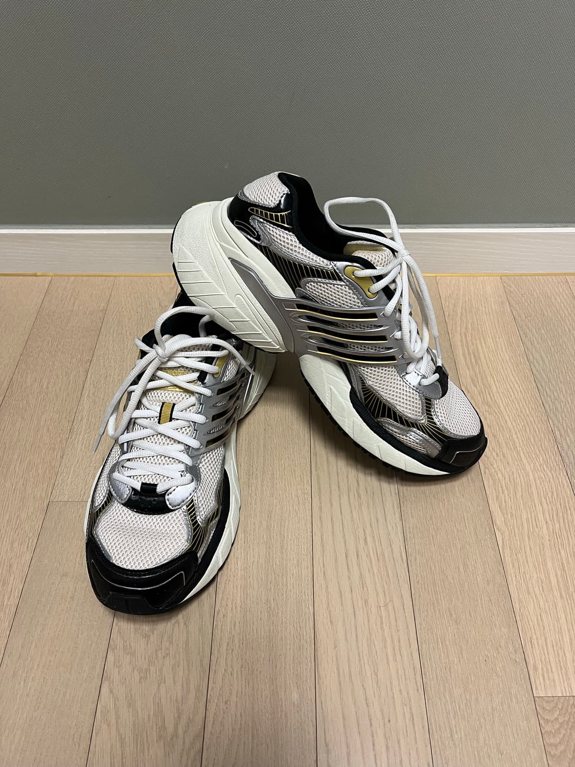 아디다스 운동화 사이즈 280 4만원에 판매합니다.  상품이미지2