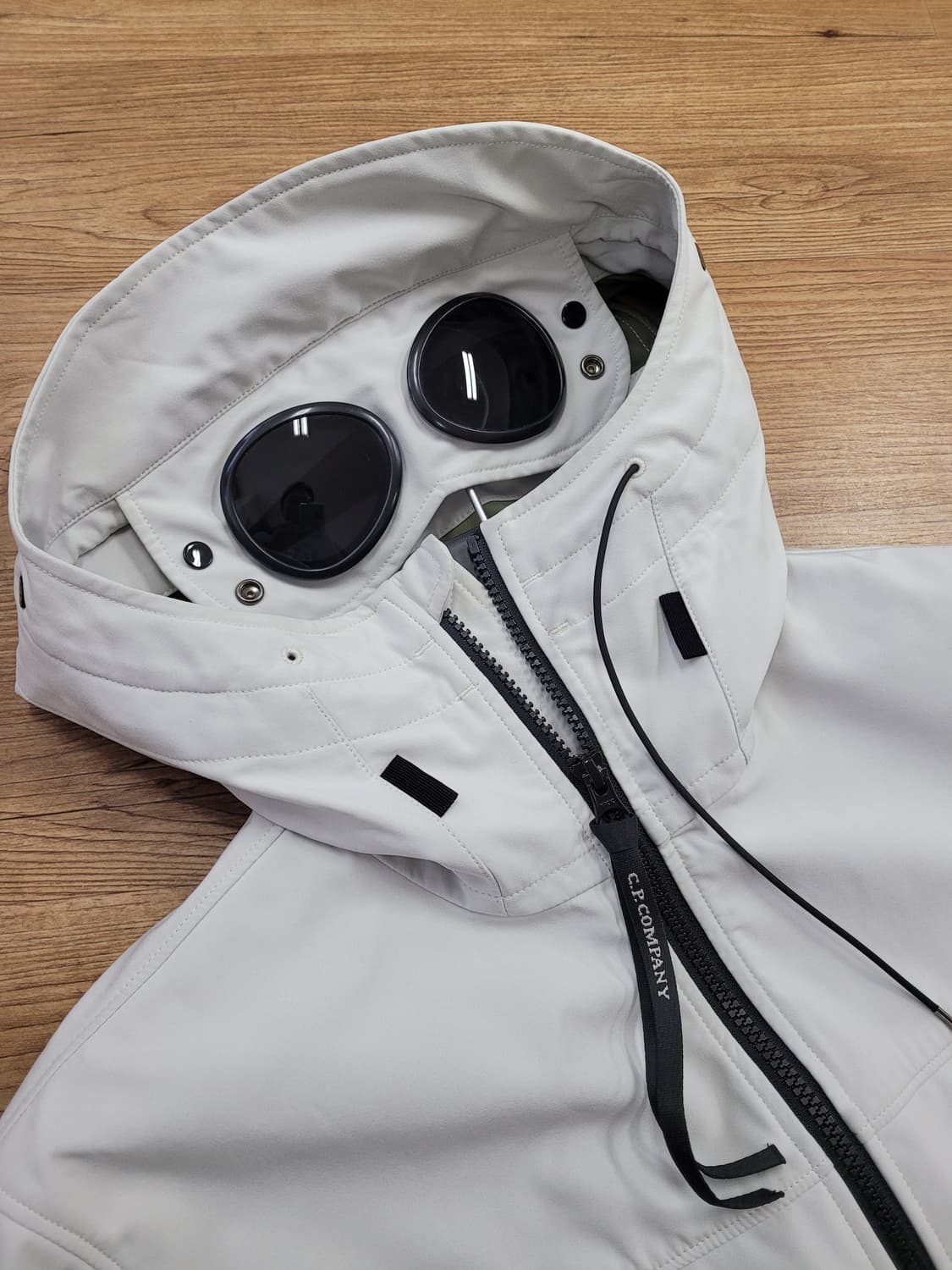 (46)씨피컴퍼니 소프트쉘 고글 자켓 상품이미지1