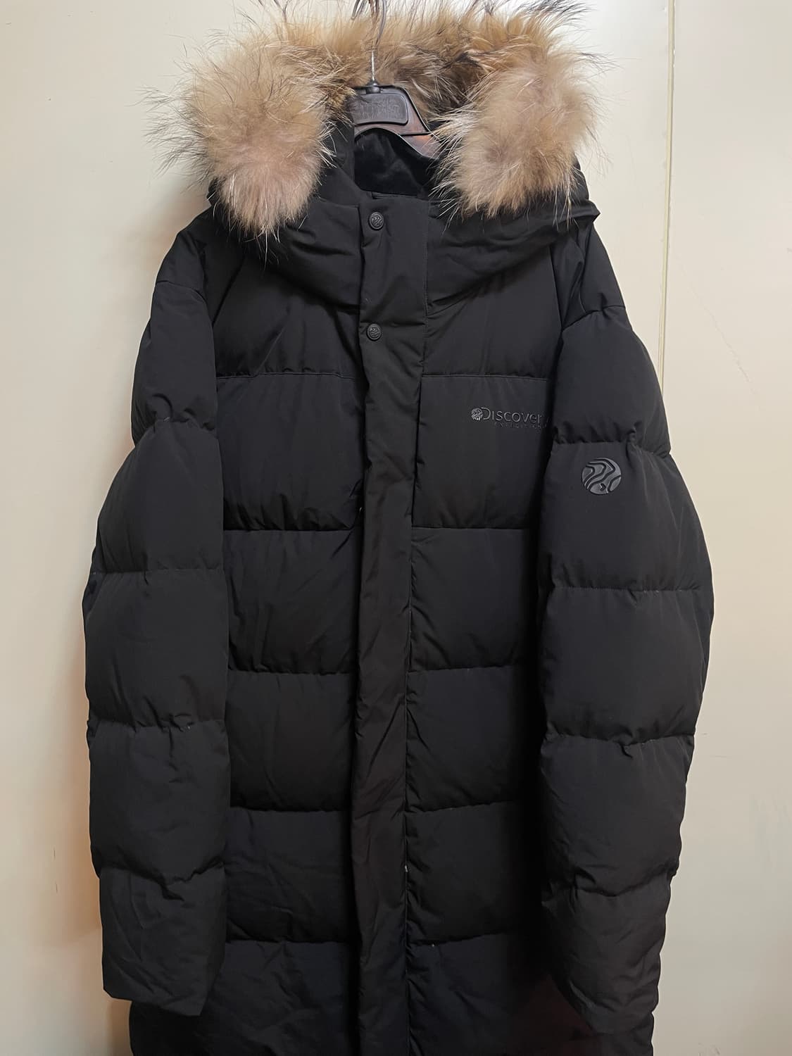디스커버리 너구리털 덕다운 롱패딩 상품이미지1