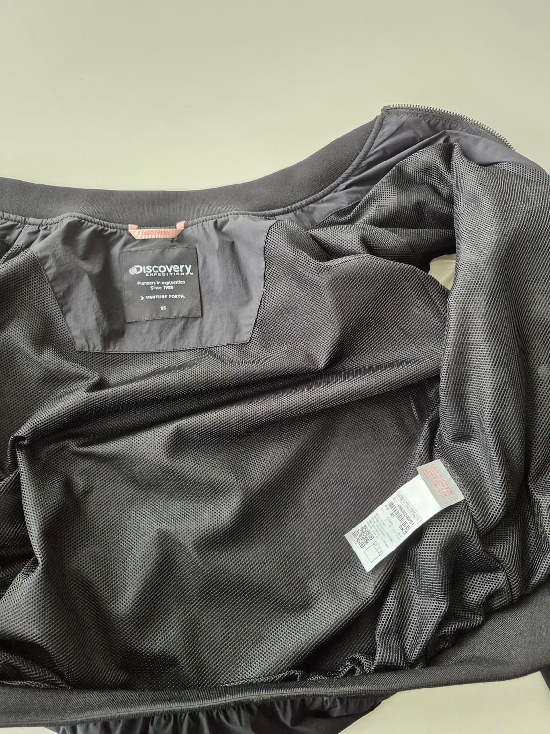 2024)디스커버리 블랙/화이트 봄버 자켓 상품이미지6