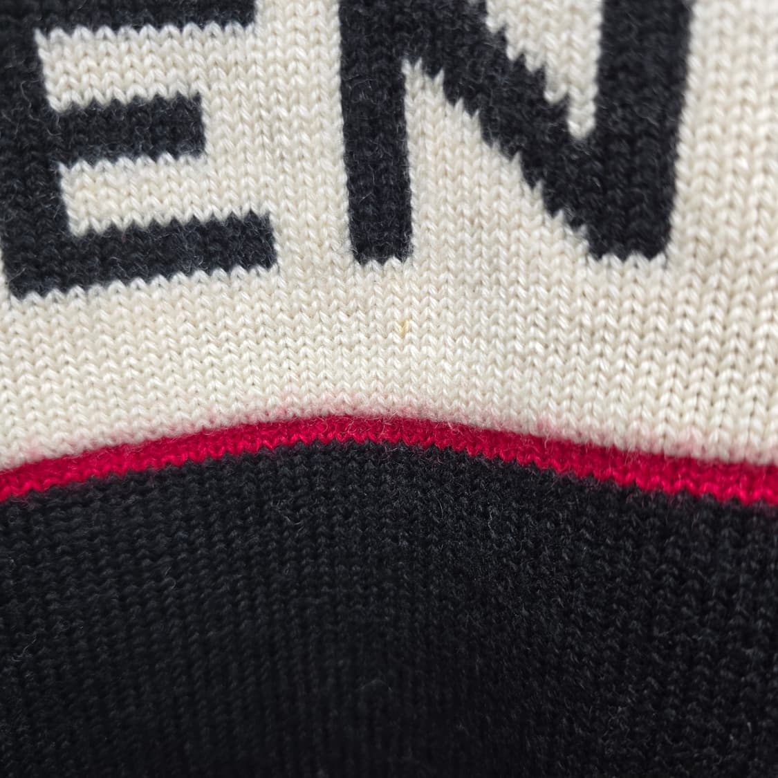 지방시 로고 니트 s사이즈 95 판매 상품이미지3