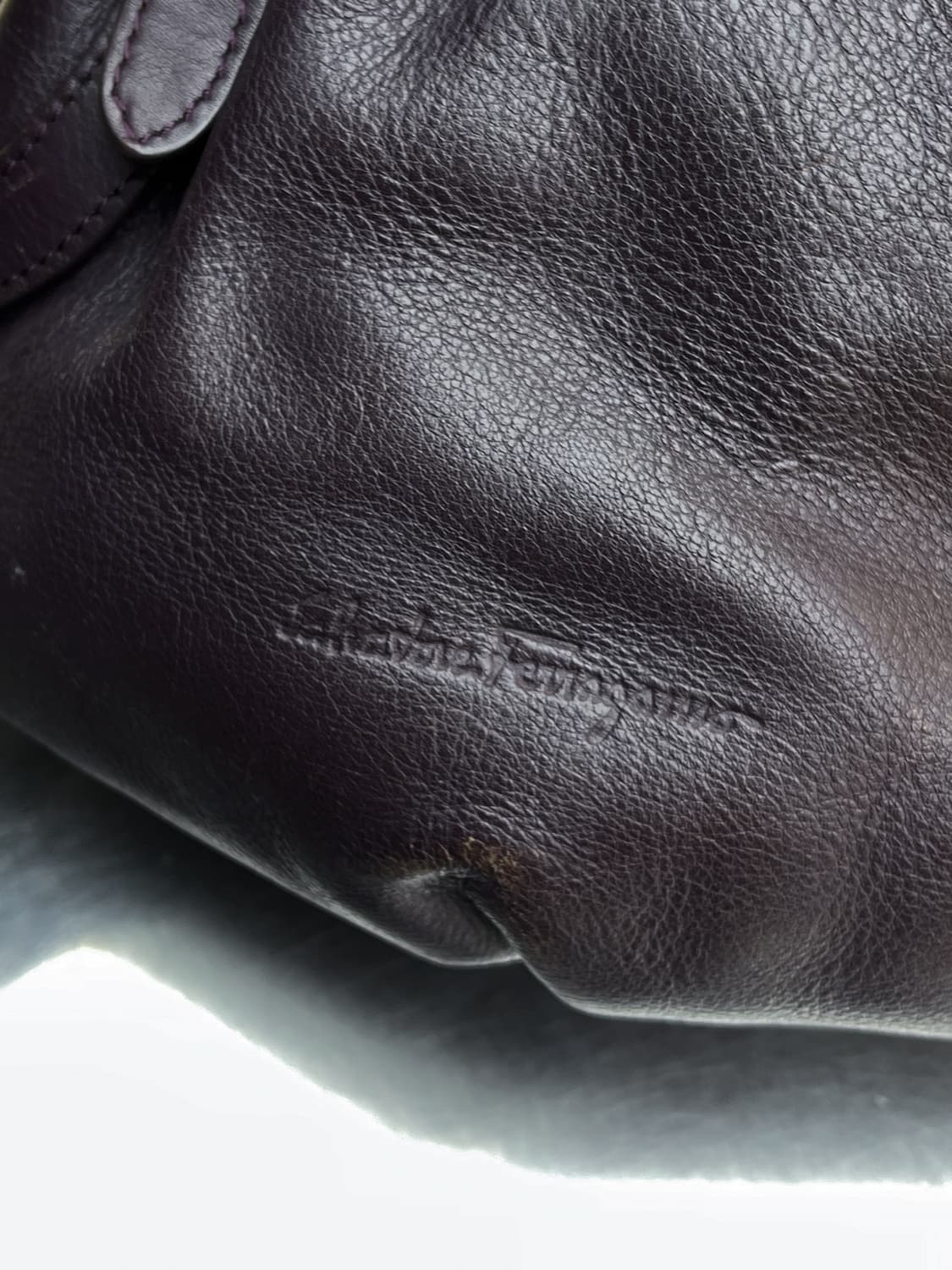 살바토레 페라가모 버건디 미니 볼 백 상품이미지6