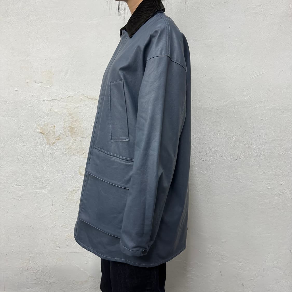 센스오브플레이스 다크블루컬러 에코 레더 집업 스냅버튼 레더 코트 상품이미지2