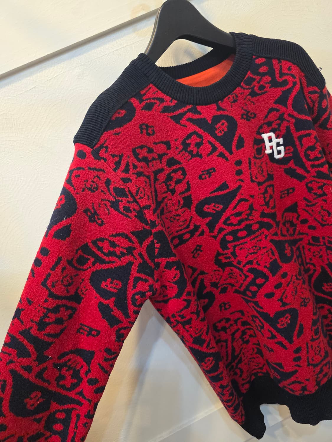 페리게이츠 패턴 니트 레드 블랙 상품이미지3