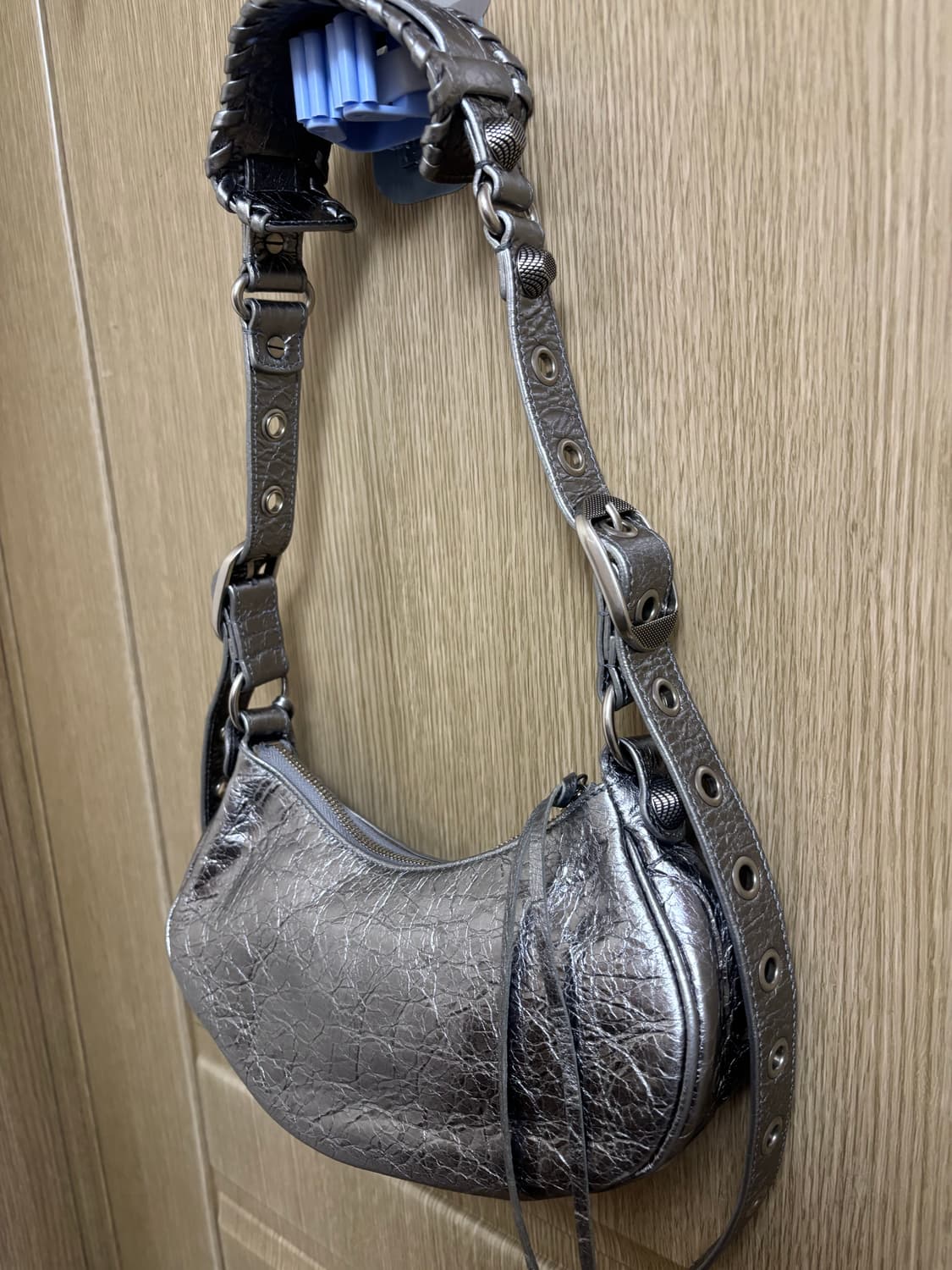 발렌시아가 르카골 xs 실버 판매합니다. (상태 좋음) 상품이미지3