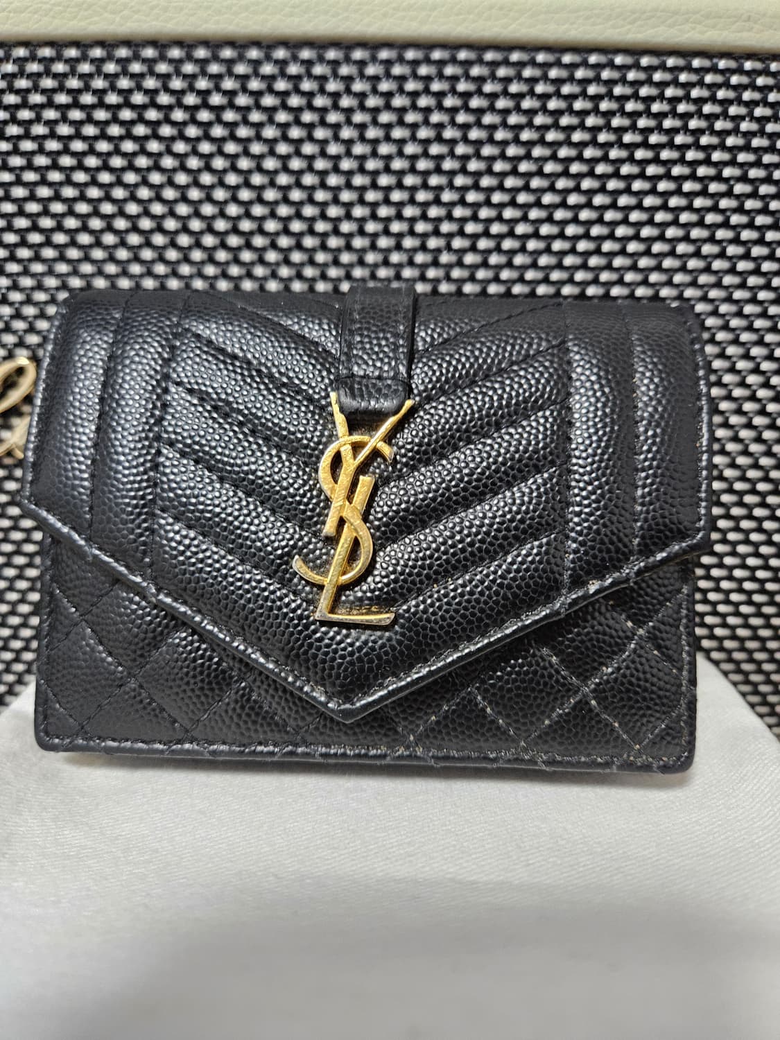 입생로랑 마틀라세 반지갑 금장 블랙 상품이미지1