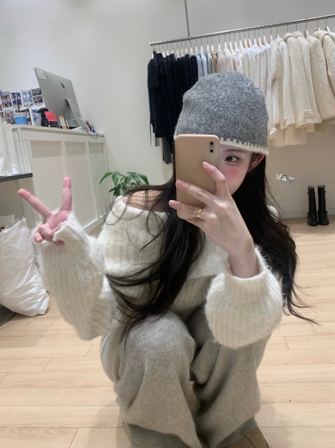 (새상품)누아누아 윈터 보들 오프숄더 니트 상품이미지1