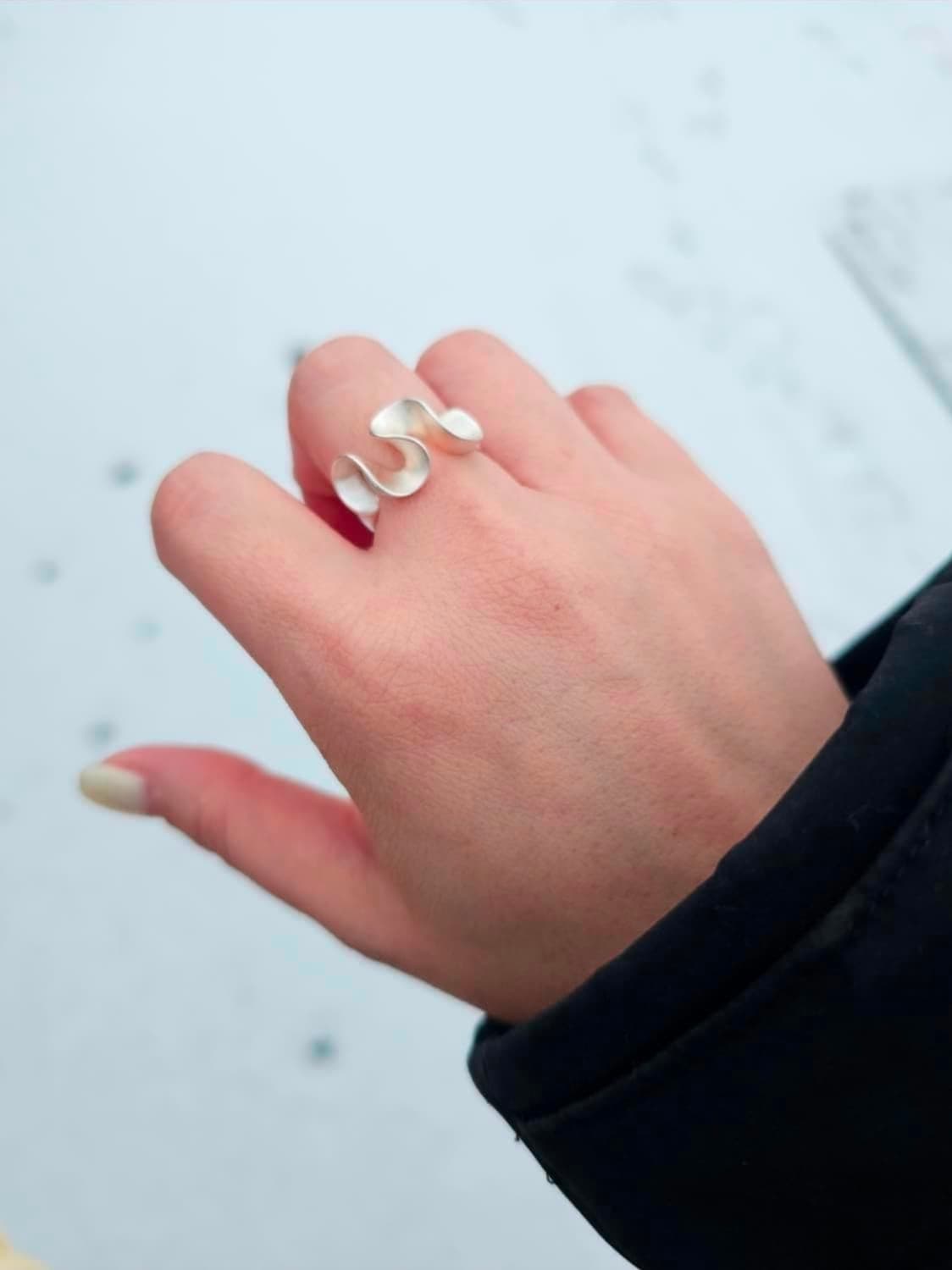 무광 실버 웨이브 오픈 링  은반지 상품이미지1
