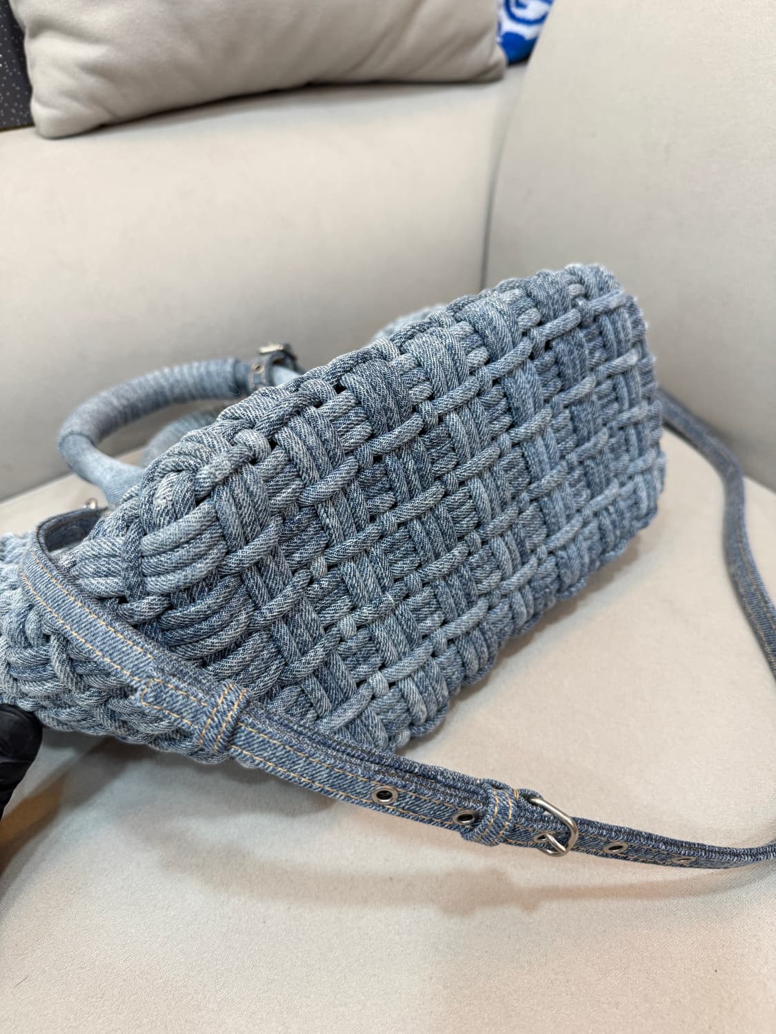 발렌시아가 비스트로 데님 XS 스트랩 토트백  상품이미지2