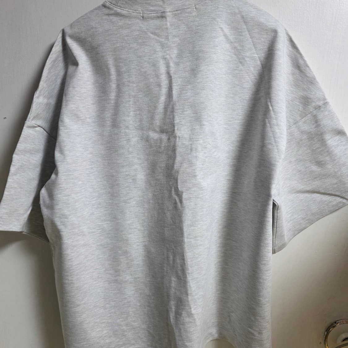 택O새상품) 에핑글러 엠보 반팔티 1%그레이  s사이즈(55-66사이즈) 상품이미지4