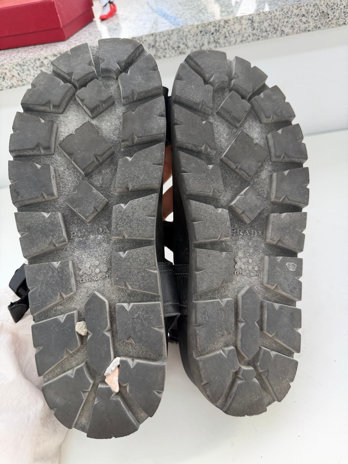 정품) 프라다 남셩 스트랩 샌들 7.5 상품이미지10