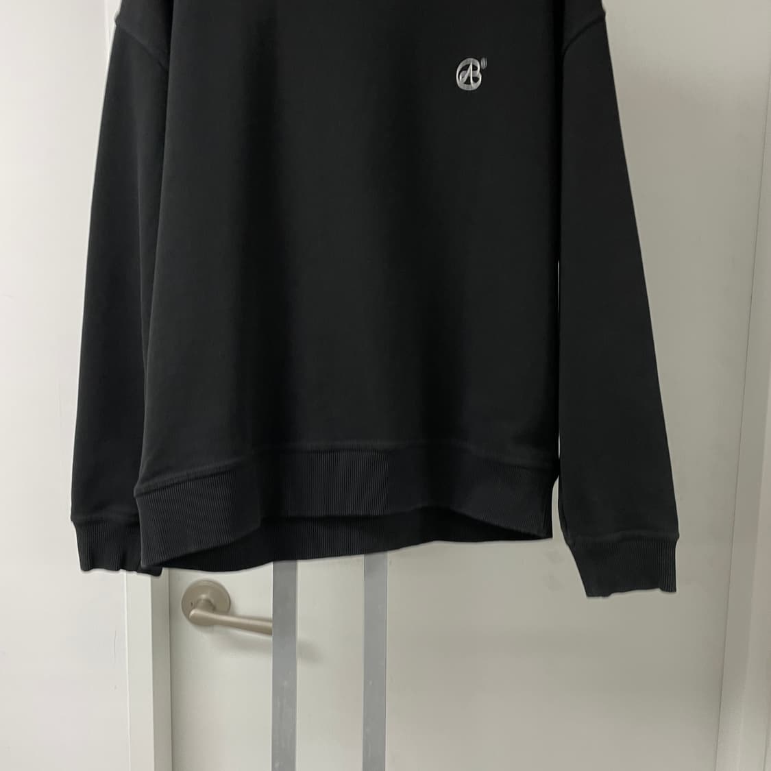 앤더슨벨 블랙 맨투맨 L 상품이미지3