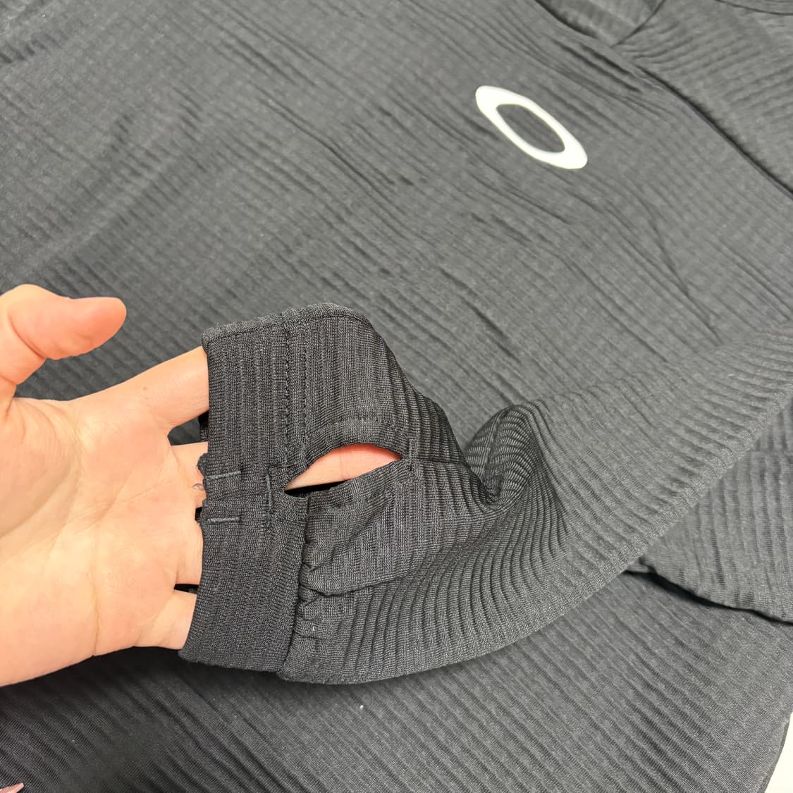 오클리 오사카 매장판 와플 조직 썸홀 롱슬리브 상품이미지4