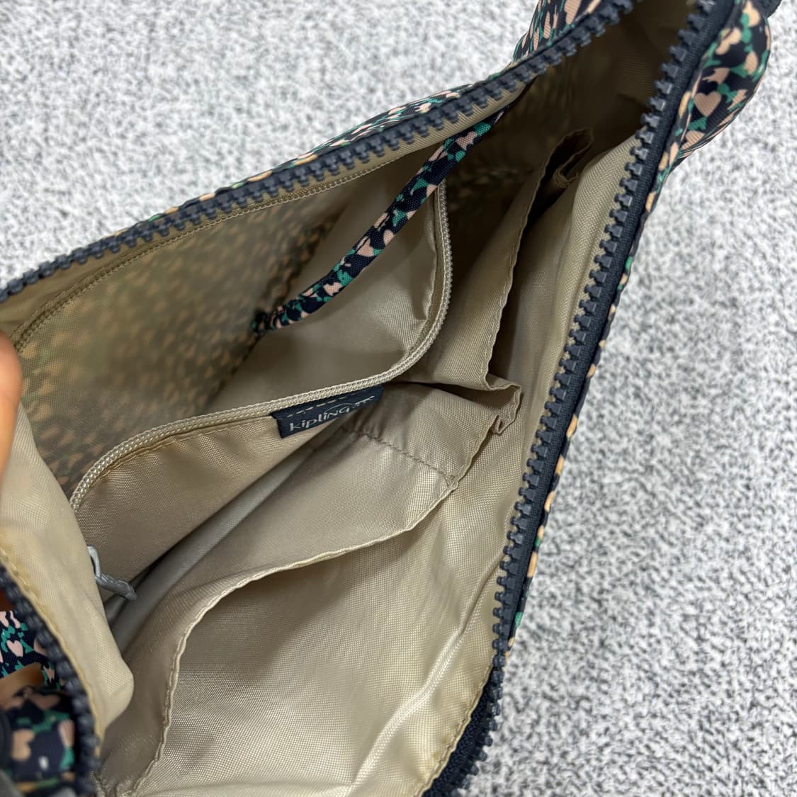 키플링 가비 크로스백 0304J 상품이미지3