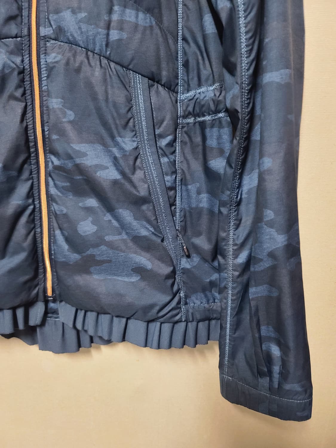 룰루레몬 경량패딩(바람막이) 상품이미지3