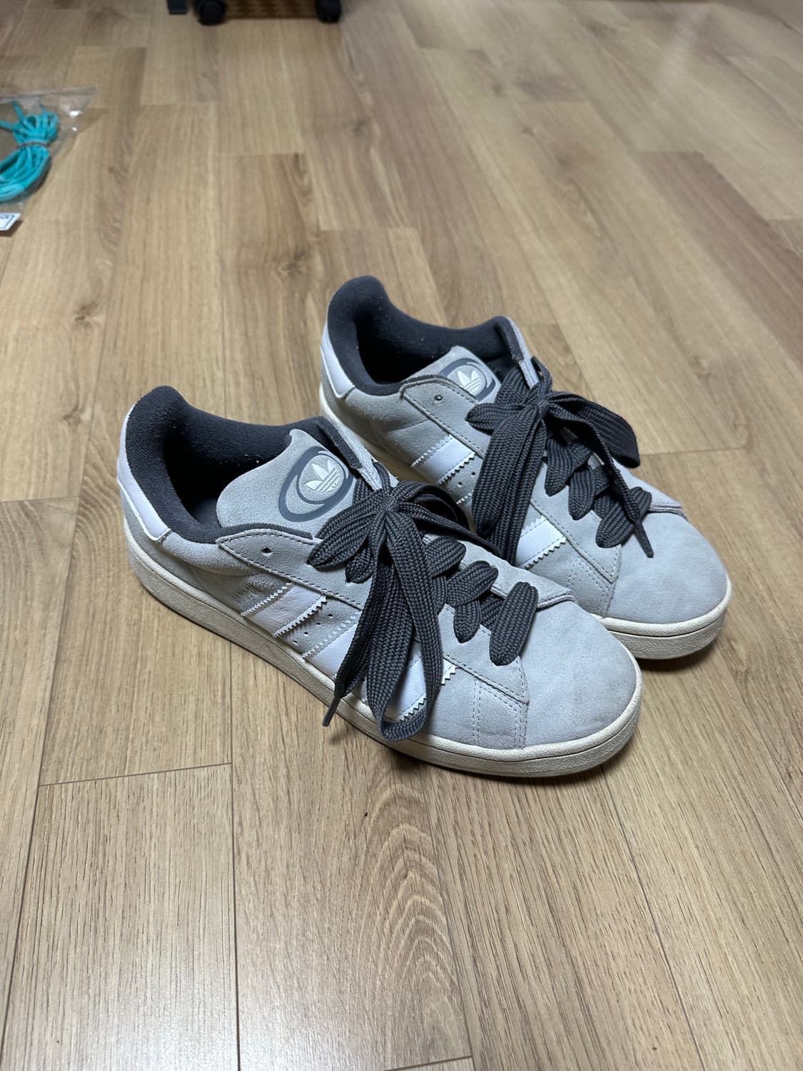 아디다스 캠퍼스 00s 그레이 원 상품이미지1