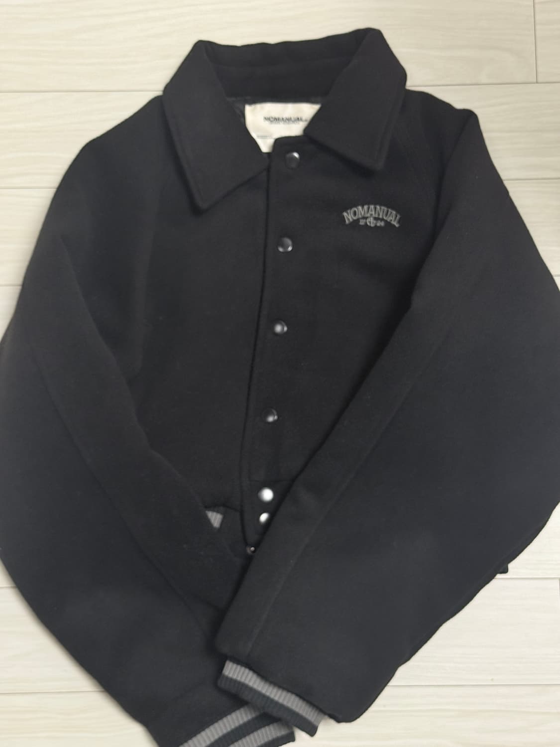 노매뉴얼 크롭 바시티 자켓  상품이미지1