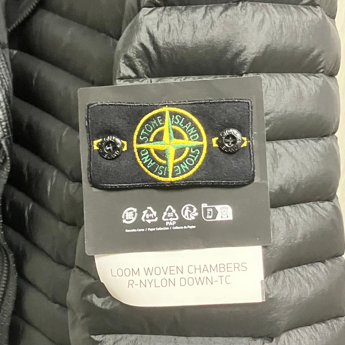 스톤아일랜드 룸우븐 논후드 경량패딩 국내판 상품이미지1