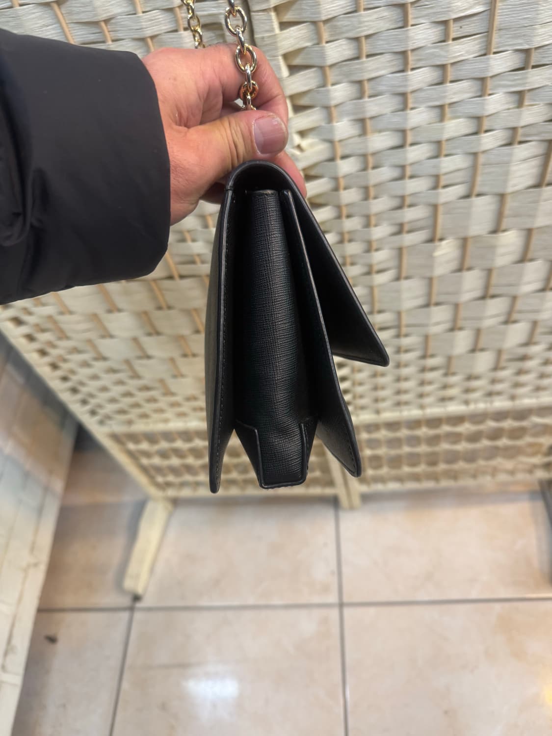 정품 페레가모 바리 지니 체인 크로스백 팝니다 상품이미지5