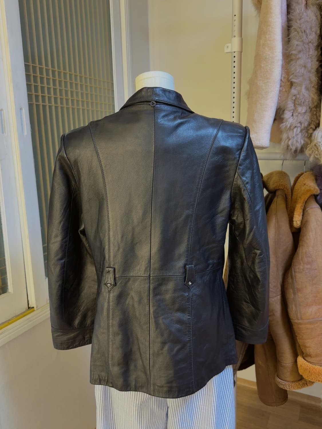 빈티지 레이스 무늬 양가죽자켓 상품이미지3