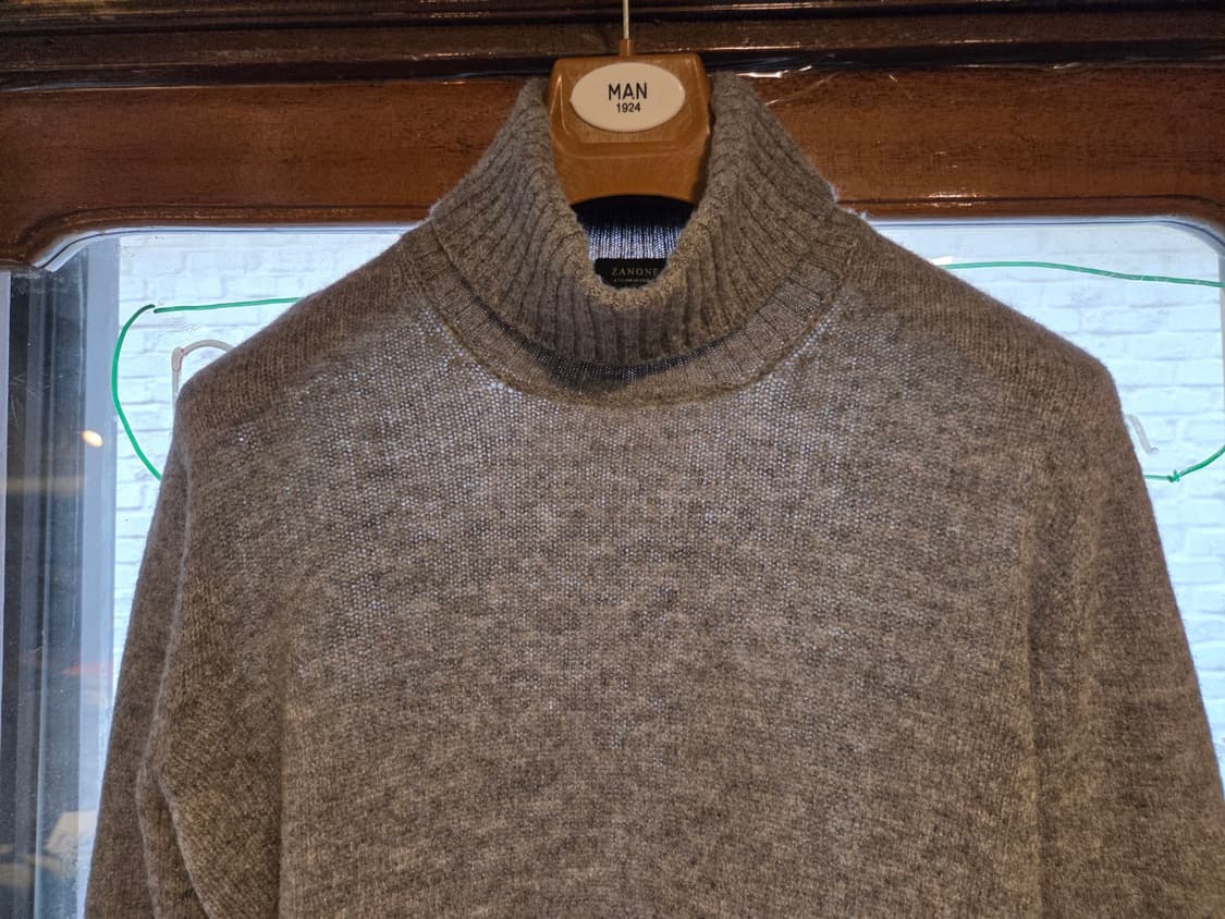 자노네 터틀넥 상품이미지2