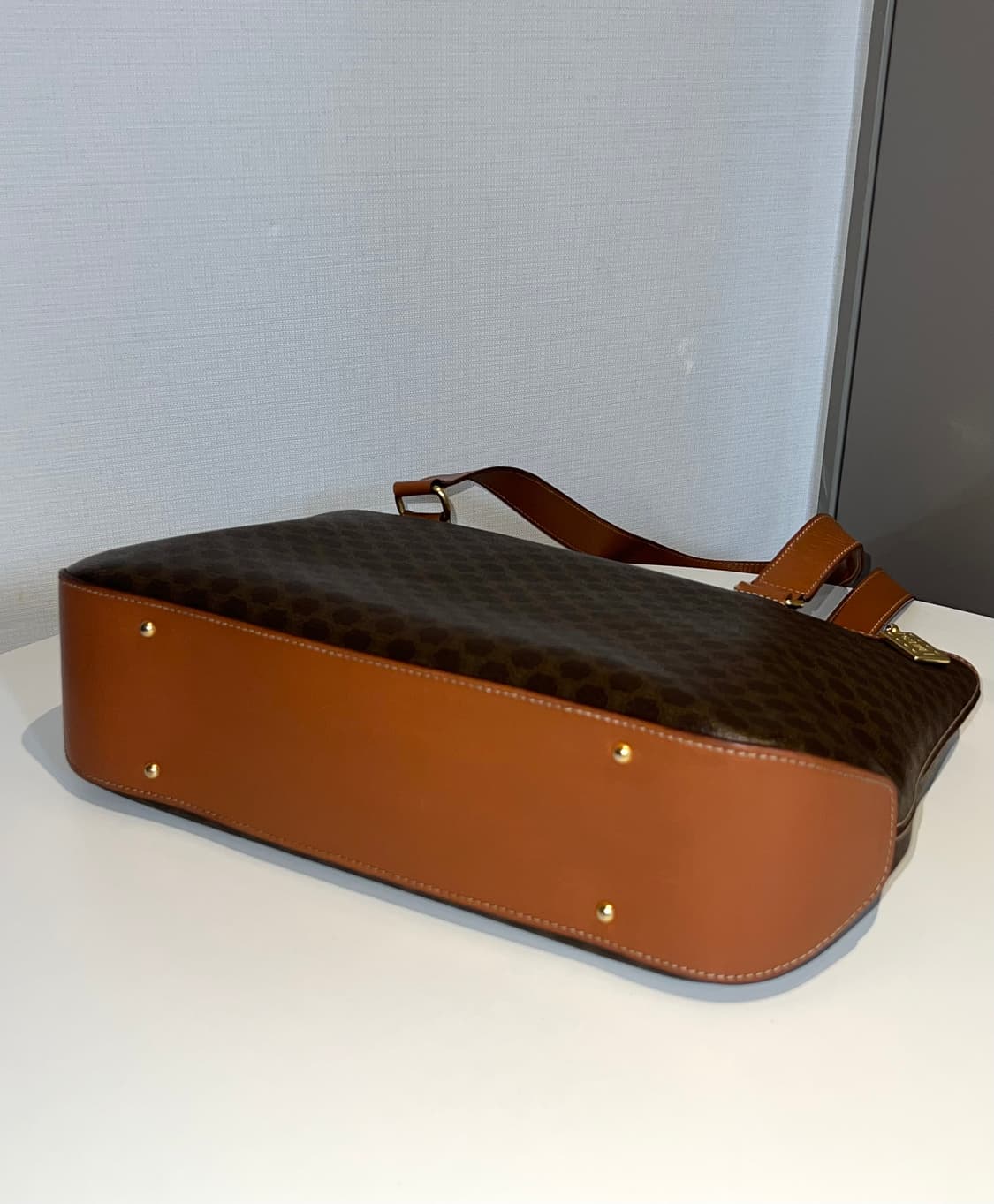 셀린느 마카담 롱 숄더백 상품이미지6