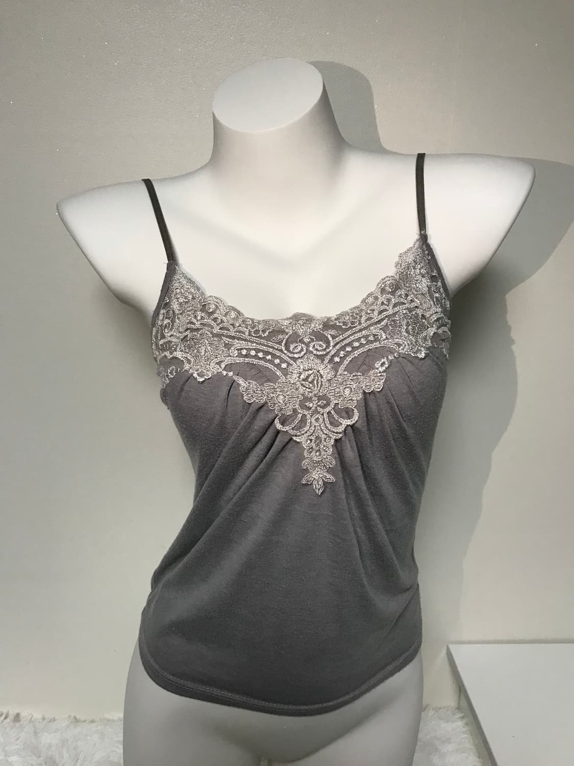 grey lace point sleeveless 상품이미지2