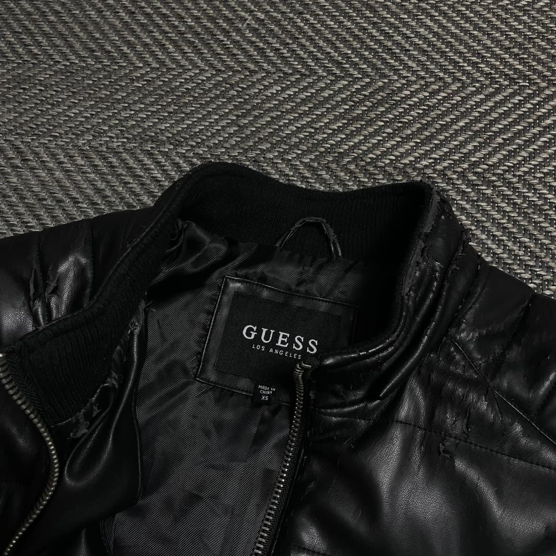 게스 패치 로고 퀄팅 패딩 자켓 블랙o 5378 상품이미지5