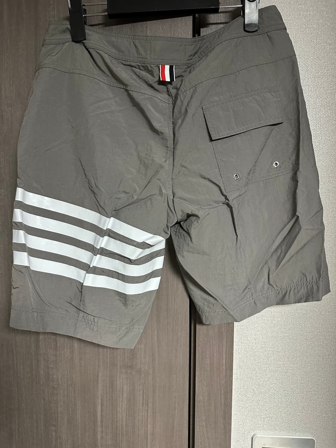 톰브라운 4선 그레이 스윔팬츠 사이즈 3 상품이미지2