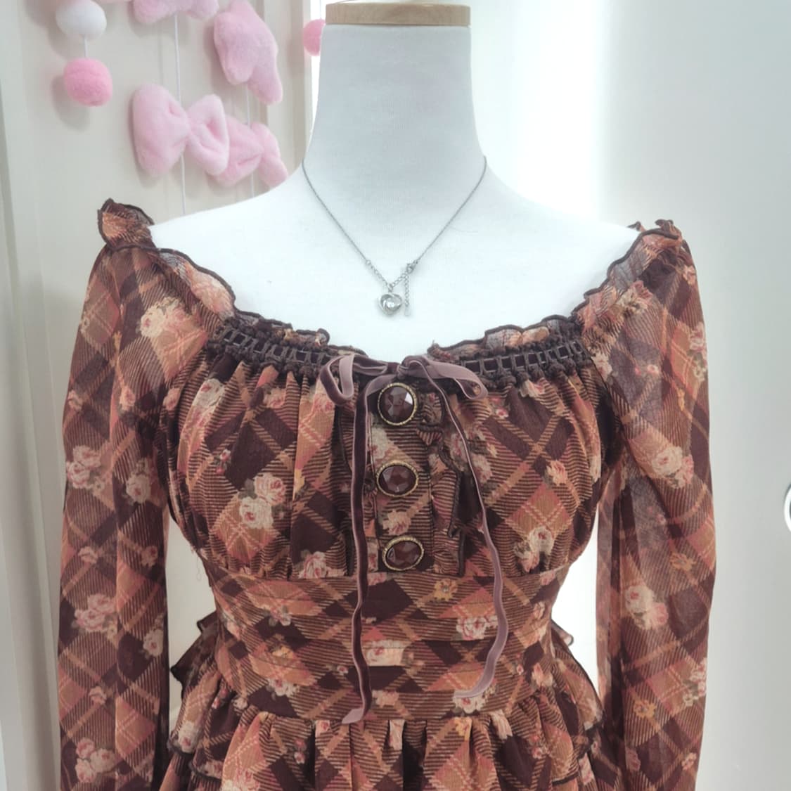 LIZLISA 리즈리사 라떼갸루 히메갸루 플로럴 오프숄더 미니 원피스 상품이미지1